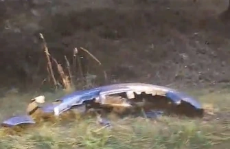 Rozbity Nissan pod Golą